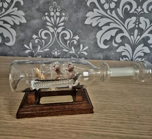 Hms endeavour ship - ship, bottle