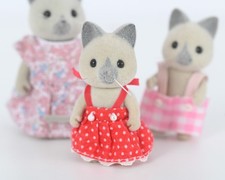 Sylvanian Solitaire Cat figure. Siamese Mother Sister Brother Calico Critters