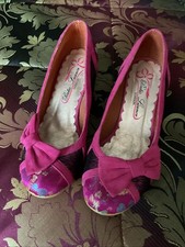 Poetic Licence . Shake It . Pink /  Multi  Embroidered Floral Shoes Size 5.