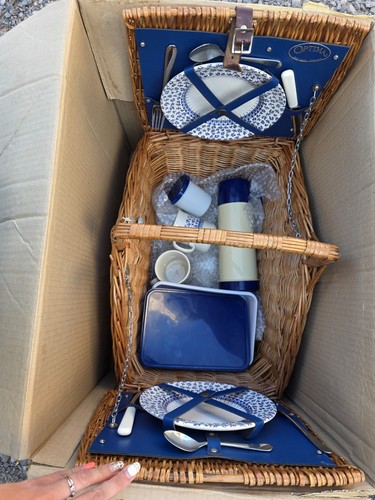 Optima vintage person - person, picnic