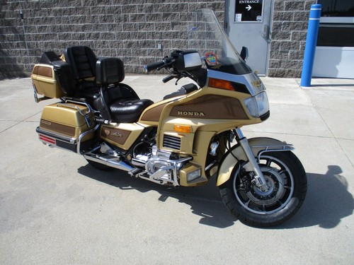 1985 honda gold wing - gold,