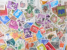 STAMP WORLD WIDE lot off paper
