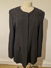 Hucke Vintage Embroidered