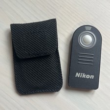Nikon ML-L3 Infrared Remote Control - Fits D90, D5200, D3200, D600 Etc + pouch