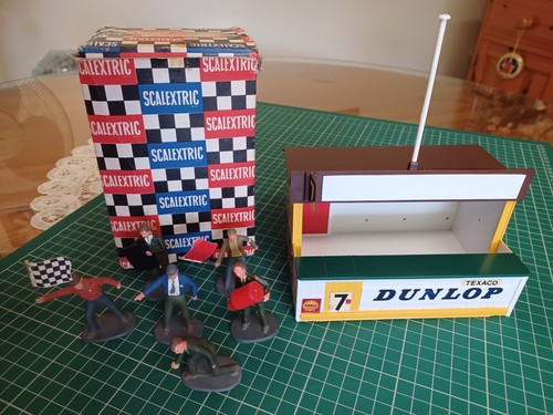 Scalextric racing pit - 1/32,