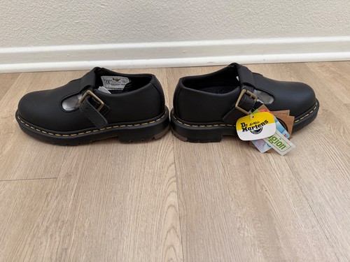 Women size doc marten s - women’s, 7