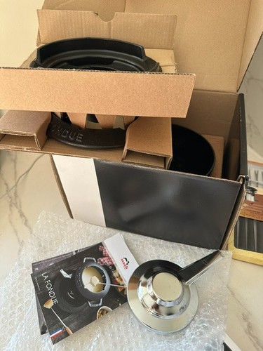 Staub cast iron fondue - cast, set