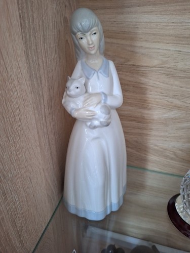 Lladro porcelain lady - porcelain,
