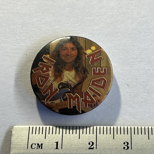 Vintage small collectible pin - small,
