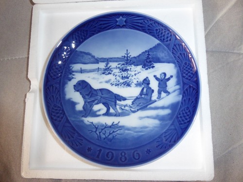 Royal copenhagen plate 1986 - plate,