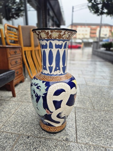Vintage blue pottery - blue, floor