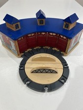 Vintage 1990s Wooden Roundhouse Railway Engine Shed For 5 Engines and Turntable