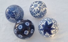 Set of 4 carpet balls in blue