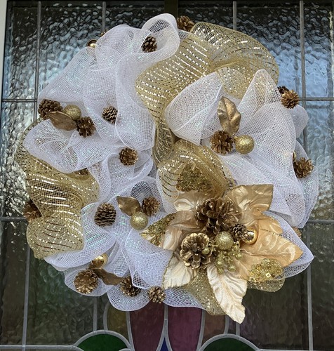 Gold artificial wall hanging - gold,