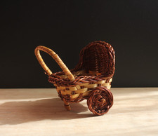 Dollhouse Wicker Pram Vintage Classic 1:12