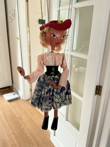 Pelham puppet box 1950 - pelham,