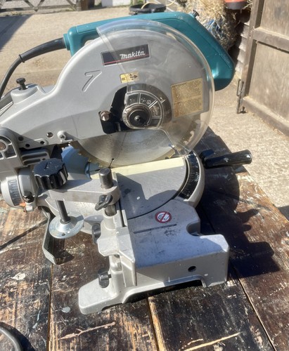 Makita mitre saw ls1040 255mm - mitre,