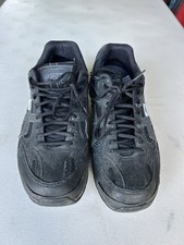 Black Sketchers Shape UPS