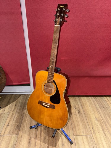 Yamaha acoustic guitar - acoustic, 335