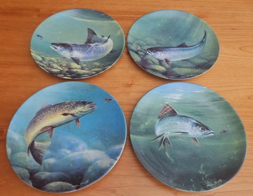 Danbury mint game - fish, of
