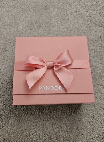 Empty pandora pink gift - pink,