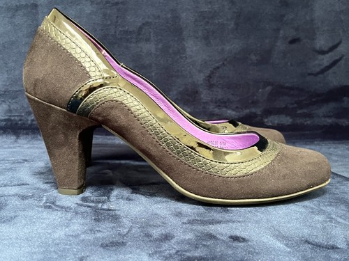Next sole survivor - next, black
