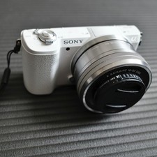 Sony Alpha a5100 Mirrorless Digital Camera  16-50mm Lens WHITE only 1534 shots