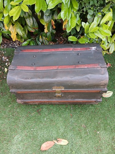 Vintage metal travel - vintage, trunk