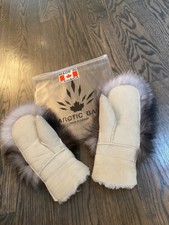 Arctic Bay Canada fur sheepskin mittens winter Canada made MSRP255$