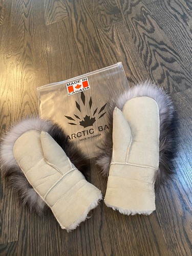 Arctic bay canada fur - bay,