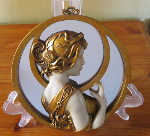 Art nouveau style round - art,