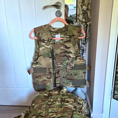 Army surplus job lot 23 - job,