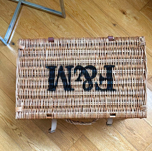 Iconic basket with - f&m,