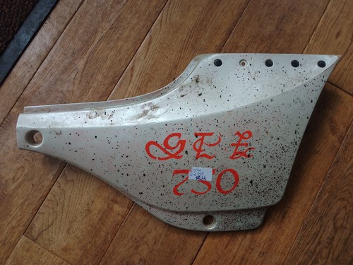 Kawasaki gpz750 side panel - gpz750,