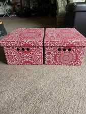 A4 Burgandy And White