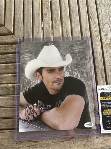 Brad paisley signed 8x10 - brad,