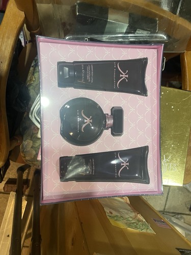 Kim kardashian shimmer body - kim,