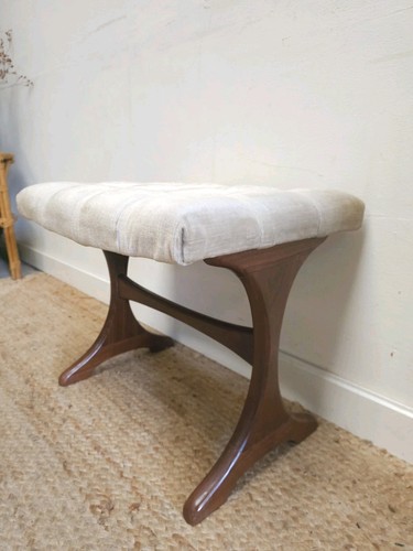 Plan dressing table stool - g,