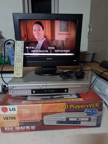 V8706 dvd vhs combo - |,