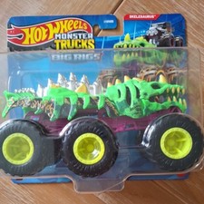 MONSTER TRUCKS BIG RIGS  SKELESAURUS