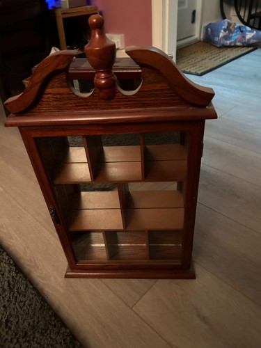 Three wall mounted display - ,