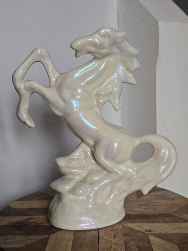 Iridescent white ceramic - iridescent,