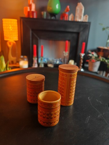 Hornsea saffron salt pepper - saffron,