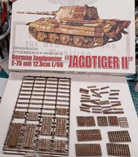 Modelcollect UA35003  1:35th scale German WWII E75 Jagdtiger II with 128mm Gun