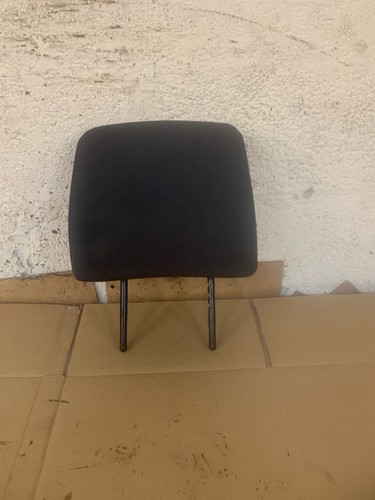 Toyota yaris front head rest - toyota,