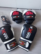 16oz Boxing Glove And Pads Brand New