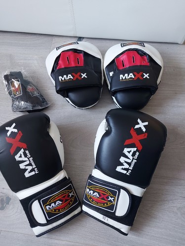 16oz boxing glove and - boxing,