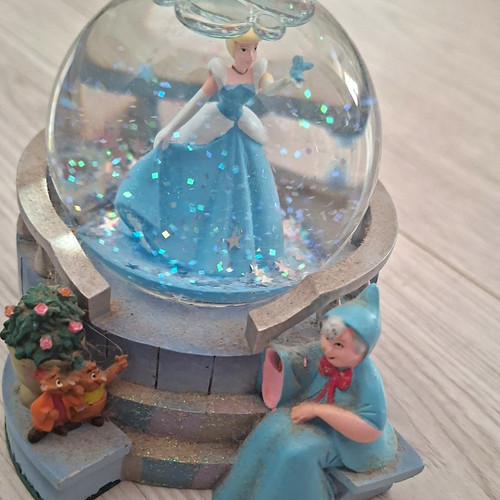 Disney cinderella snowglobe - disney,