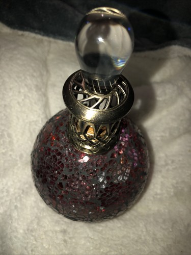 Red and purple mosaic perfume - purple,