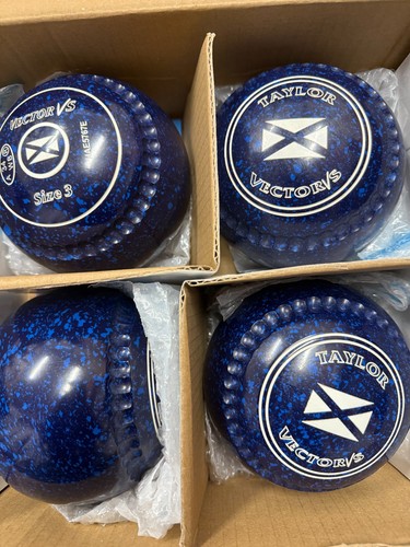 Vector lawn bowls size - lawn,